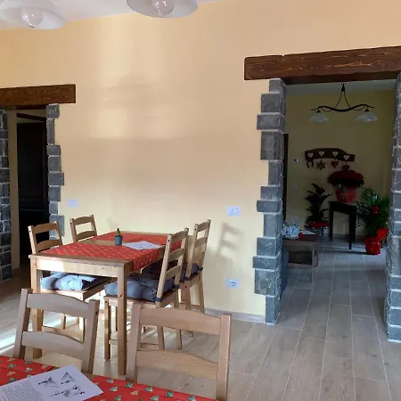 Dahu לינה וארוחת בוקר 3*